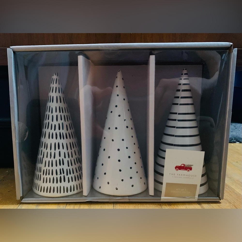NIB Set of 3 Rachel Ashwell The Farmhouse ceramic Christmas trees b&w